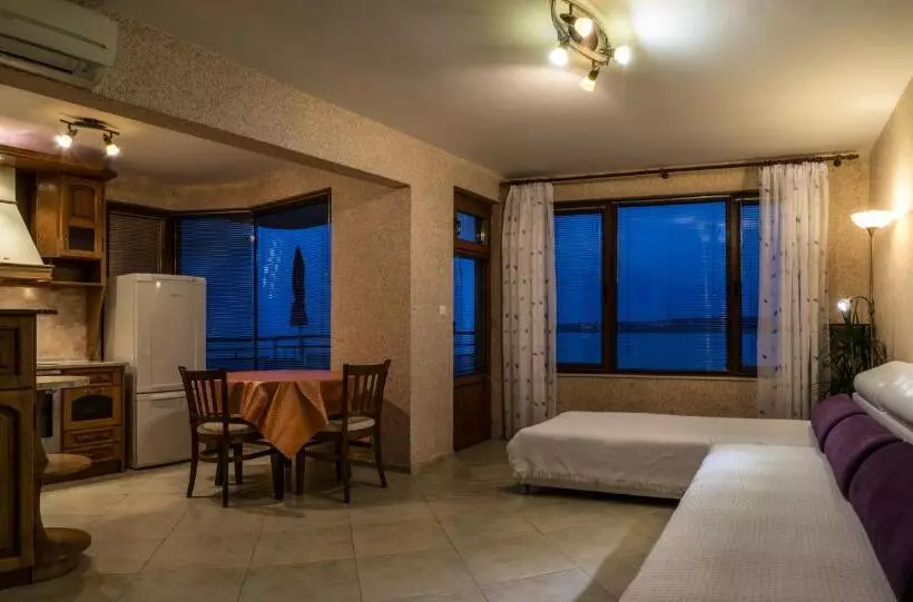 Majatalo Guest House Karamihalevi
