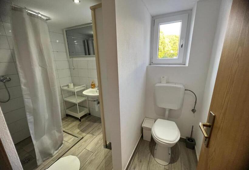 پانسیون Lemonwood House