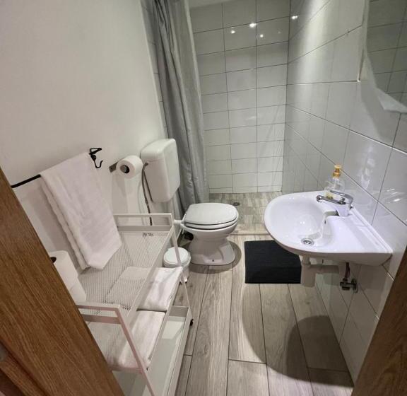 پانسیون Lemonwood House