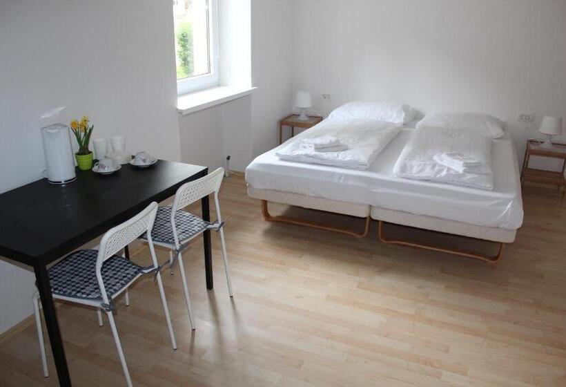 پانسیون Lemonwood House