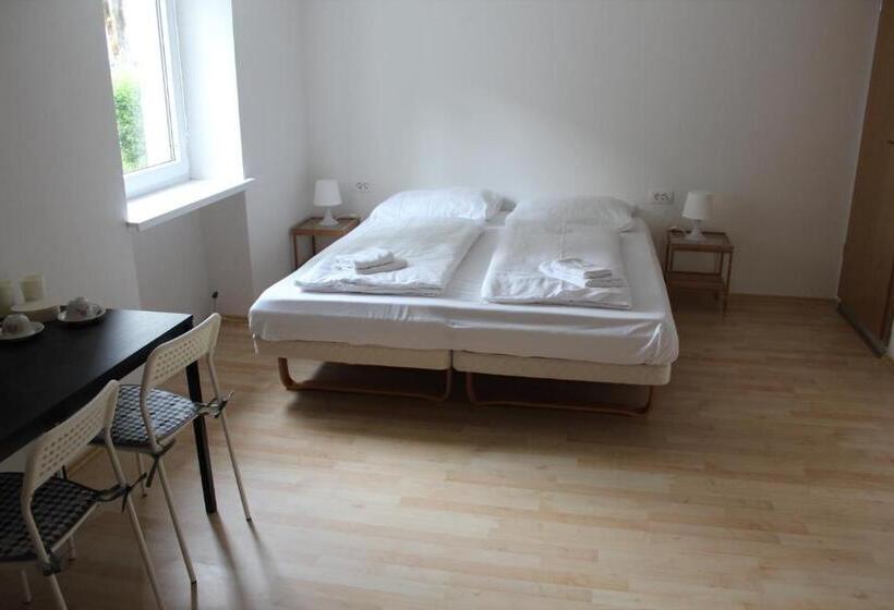 پانسیون Lemonwood House