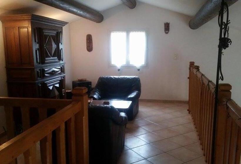 פנסיון Paradise House