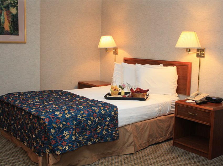 Fern Valley Hotel & Conference Center