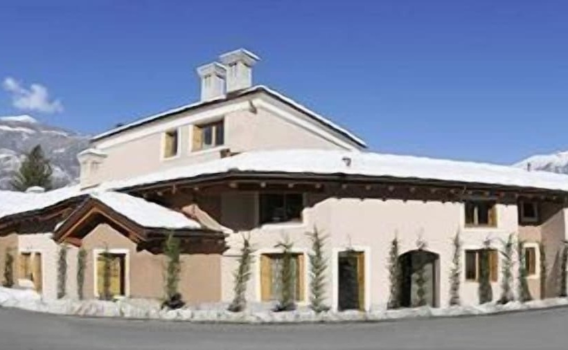 Отель Au Petit Chevrot