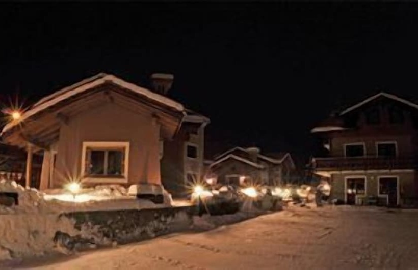 Отель Au Petit Chevrot