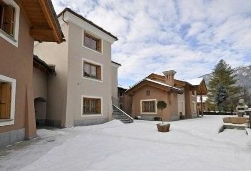 Отель Au Petit Chevrot