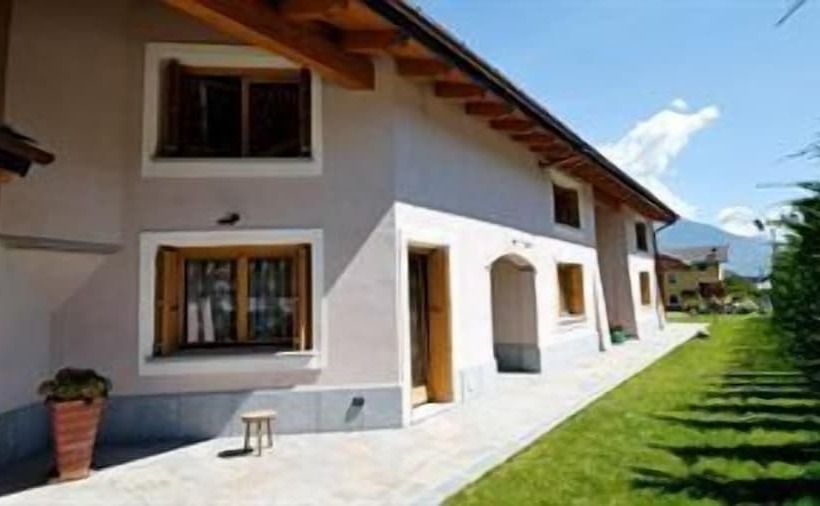 Отель Au Petit Chevrot