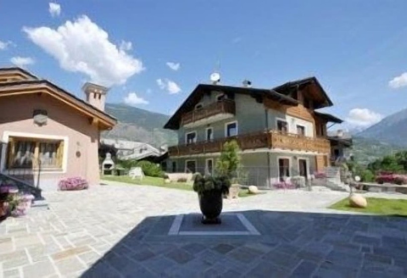 Отель Au Petit Chevrot