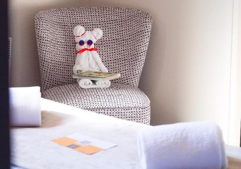 ホテル Logis Hôtel Aux Berges De L Aveyron