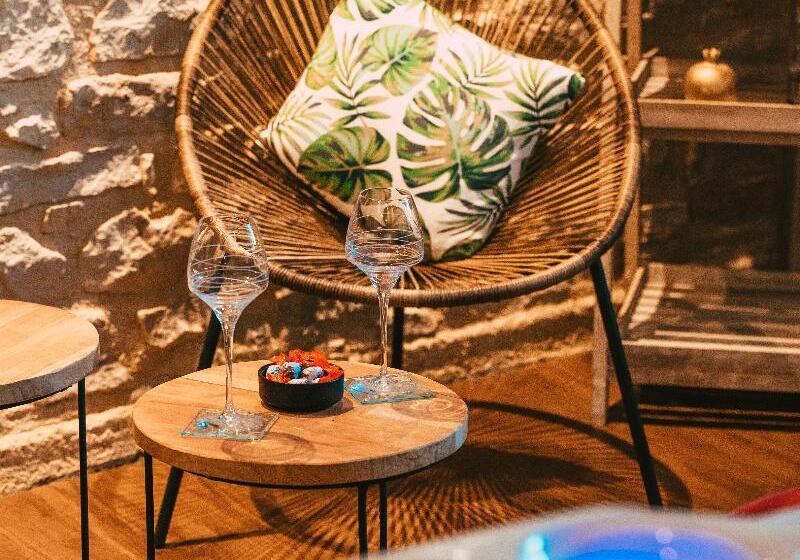 ホテル Logis Hôtel Aux Berges De L Aveyron