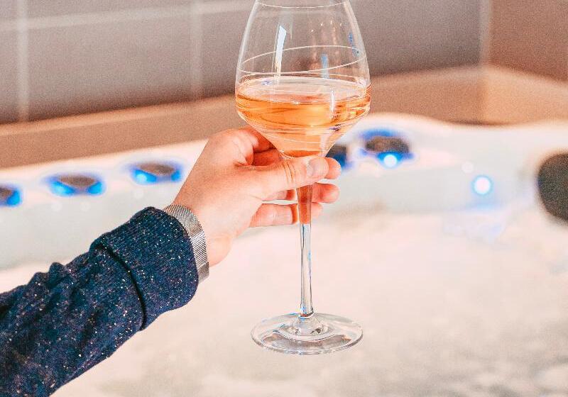 ホテル Logis Hôtel Aux Berges De L Aveyron