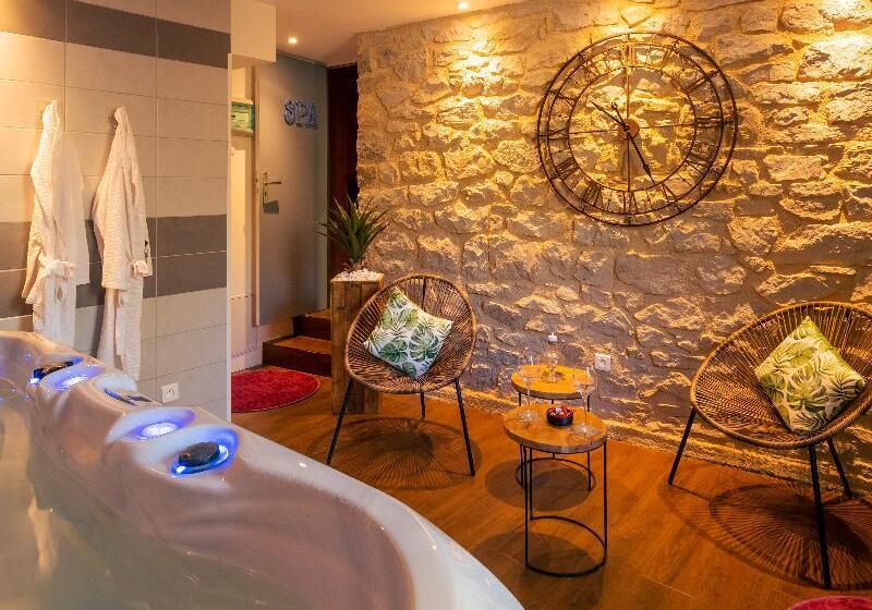 ホテル Logis Hôtel Aux Berges De L Aveyron