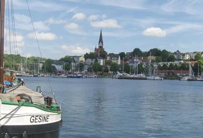 Отель Frøslev Kro