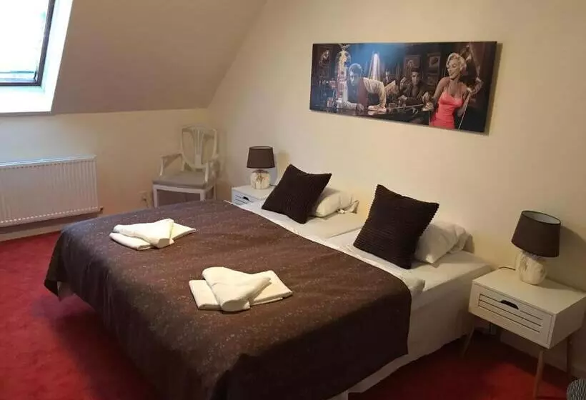 Отель Frøslev Kro