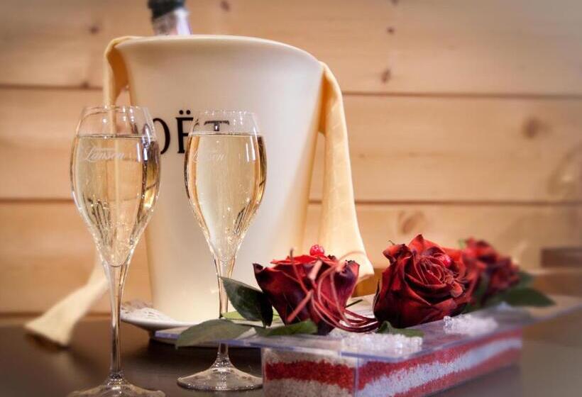 Logis Hotels   Hôtel   Restaurant   Bar   Le Sapin Fleuri