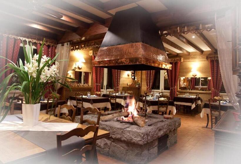 Logis Hotels   Hôtel   Restaurant   Bar   Le Sapin Fleuri