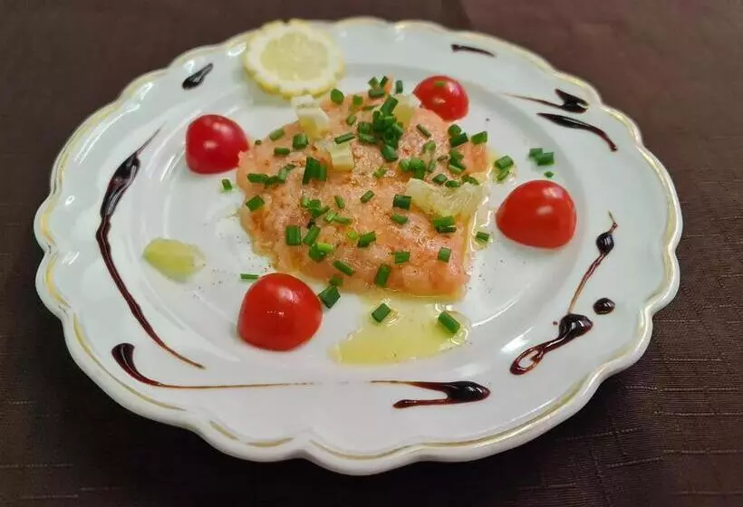 Logis Hotels   Hôtel   Restaurant   Bar   Le Sapin Fleuri