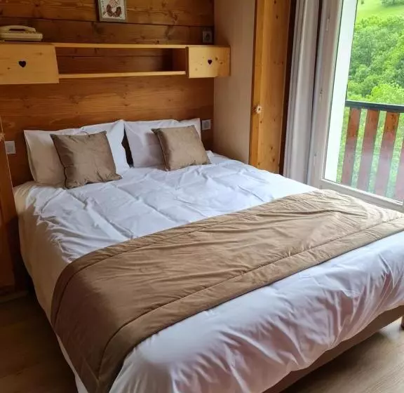 Logis Hotels   Hôtel   Restaurant   Bar   Le Sapin Fleuri