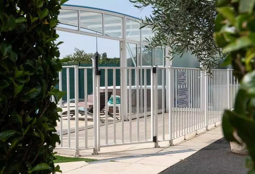 Logis Hotel Restaurant L Escapade