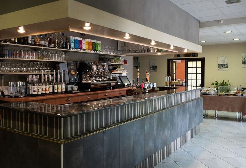 Logis Hotel Restaurant L Escapade