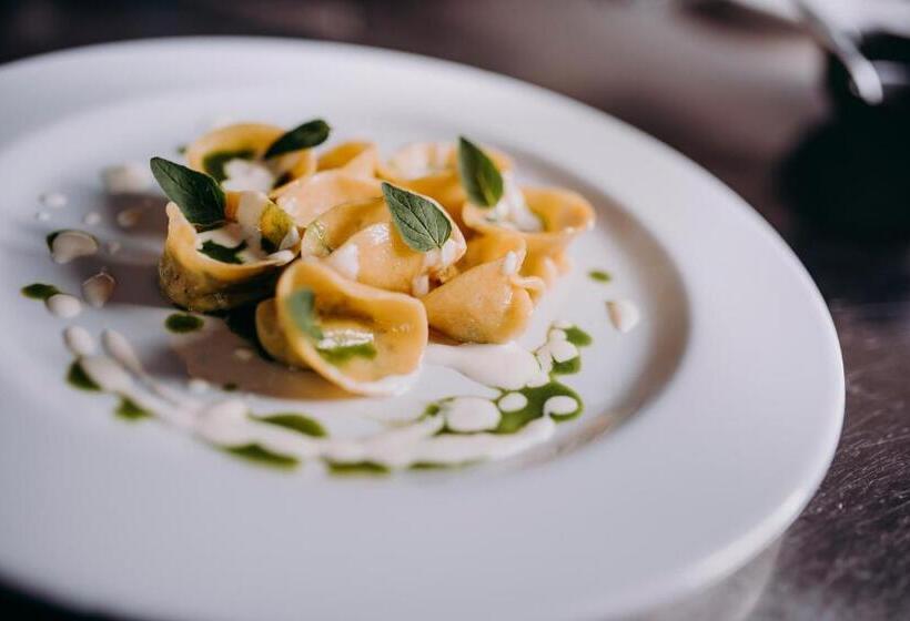 ホテル Relais Castello Di Razzano