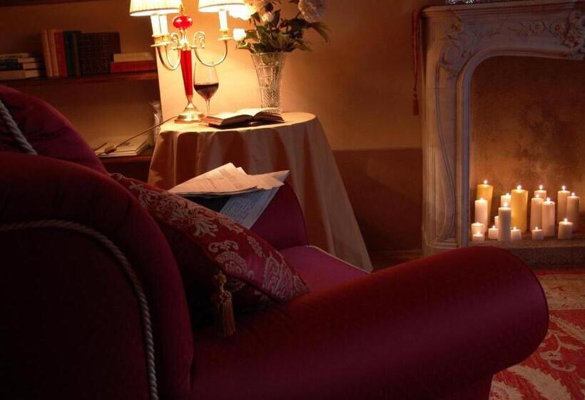 ホテル Relais Castello Di Razzano