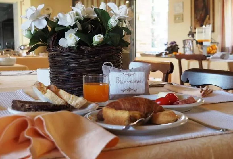 فندق Relais Castello Di Razzano