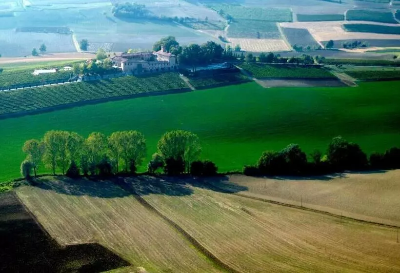 فندق Relais Castello Di Razzano