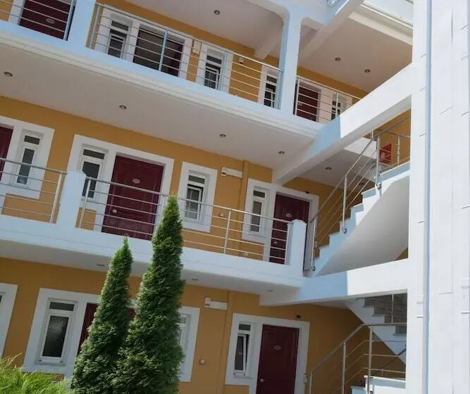 Отель Summertime Inn