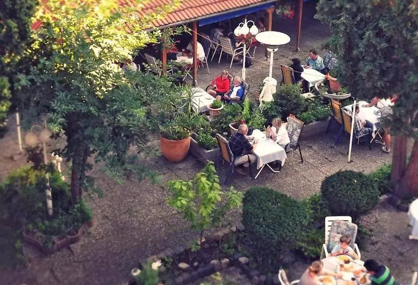 Отель Weisses Ross