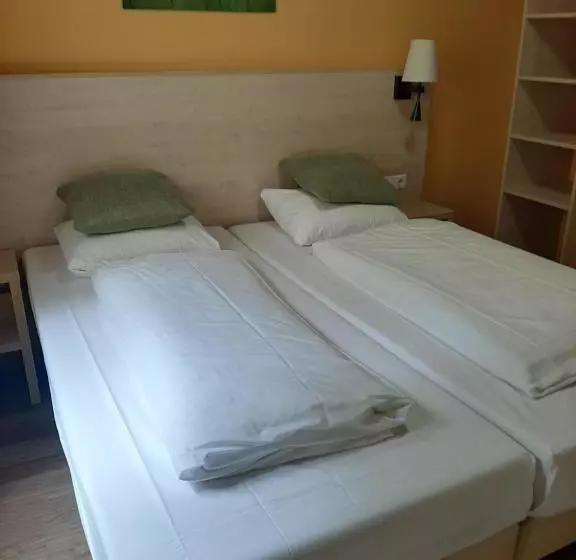 פנסיון Gasthof Zur Querenburg