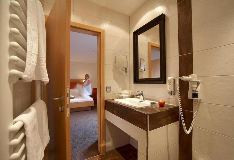 펜션 Landgasthof Zum Lamm