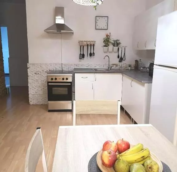 Acogedor Apartamento Con Excelente Ubicación