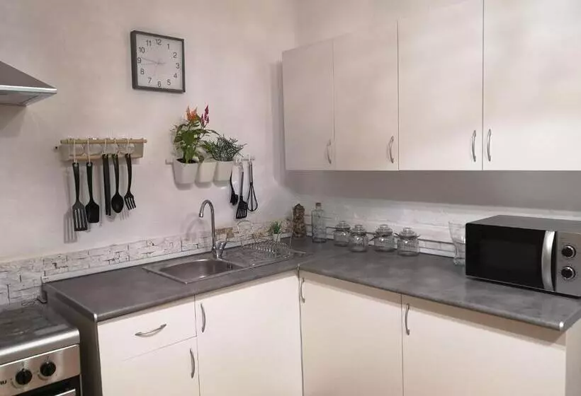 Acogedor Apartamento Con Excelente Ubicación