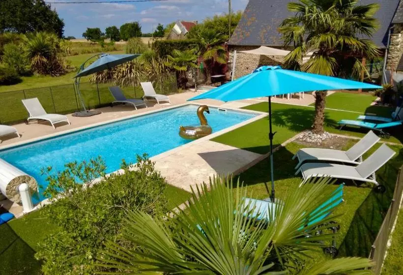 Aamiaismajoitus (B&B) Domaine De La Besnerie Gites Avec Spa Privatif à 10 Min Du Mont St Michel