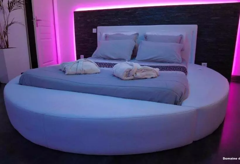 Aamiaismajoitus (B&B) Domaine De La Besnerie Gites Avec Spa Privatif à 10 Min Du Mont St Michel