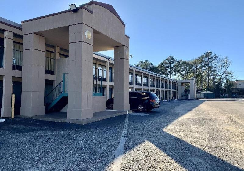 모텔 Baymont By Wyndham Dothan