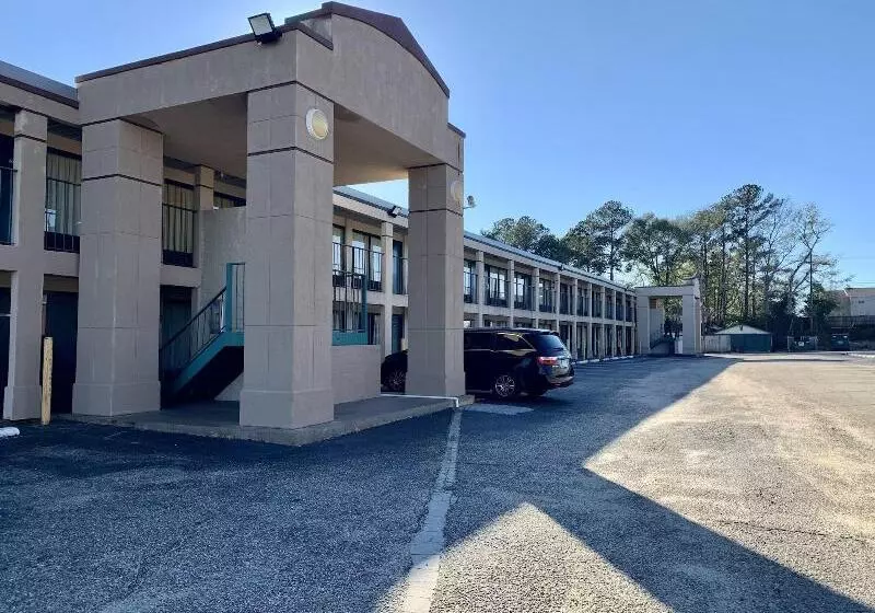 モーテル Baymont By Wyndham Dothan