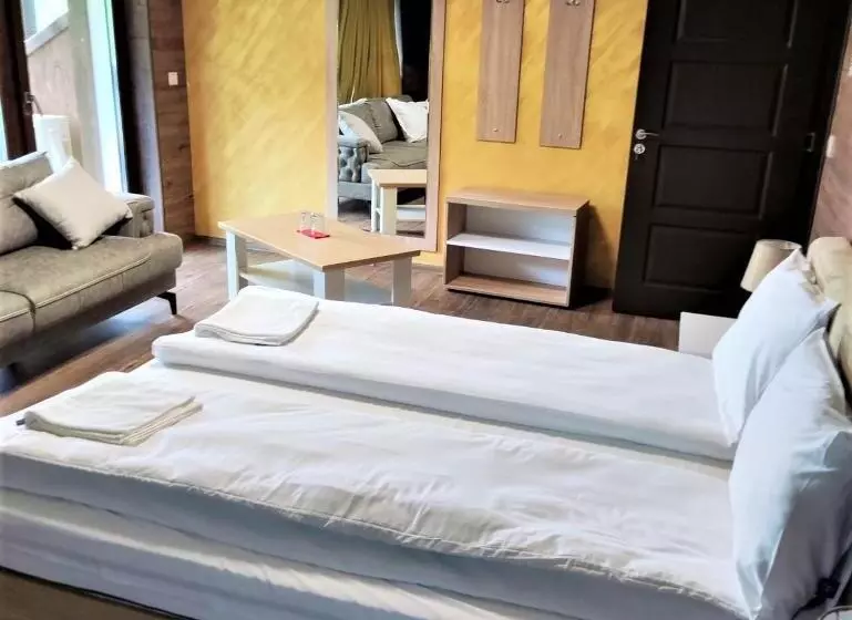 Majatalo Leshtenski Rai Guest House