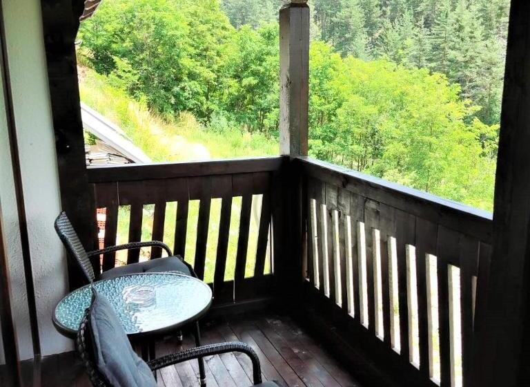 بنسيون Leshtenski Rai Guest House