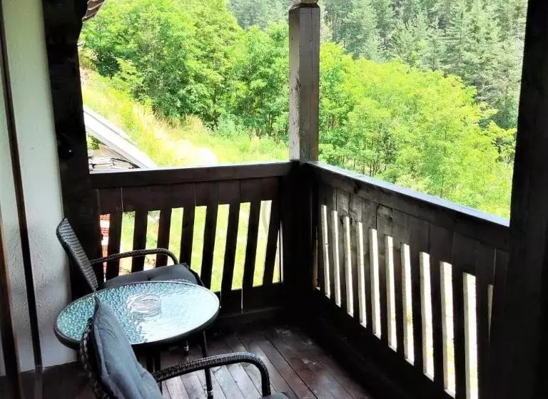 Majatalo Leshtenski Rai Guest House