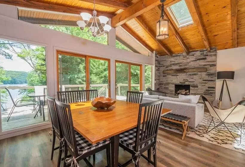 Stone Cottage Cove