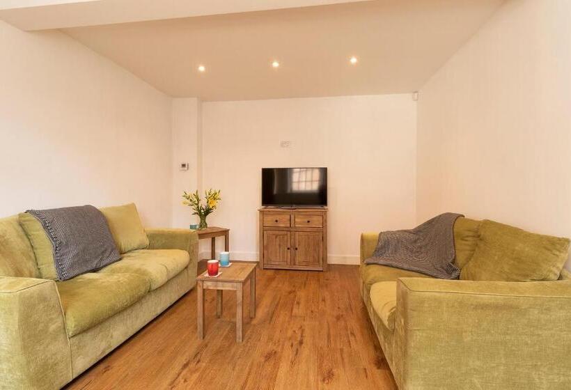 The Olde Coach House