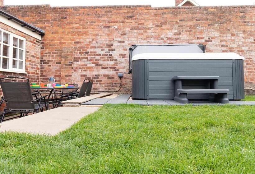 The Olde Coach House