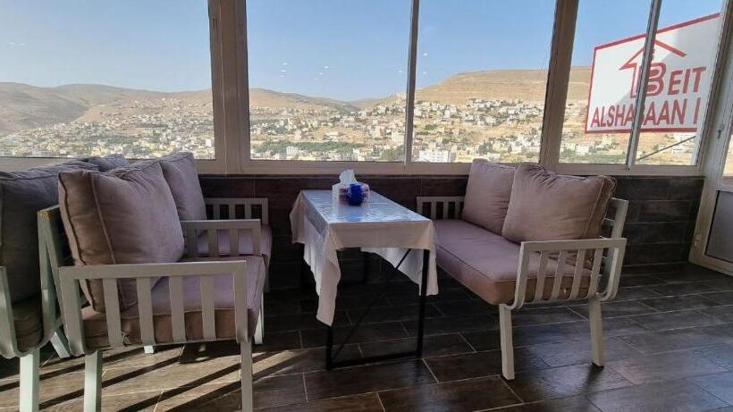 هاستل Beit Alshabaan Inn