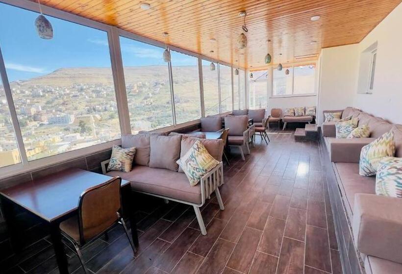 هاستل Beit Alshabaan Inn