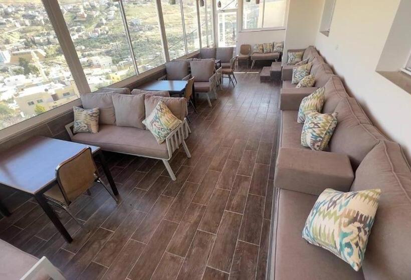 هاستل Beit Alshabaan Inn