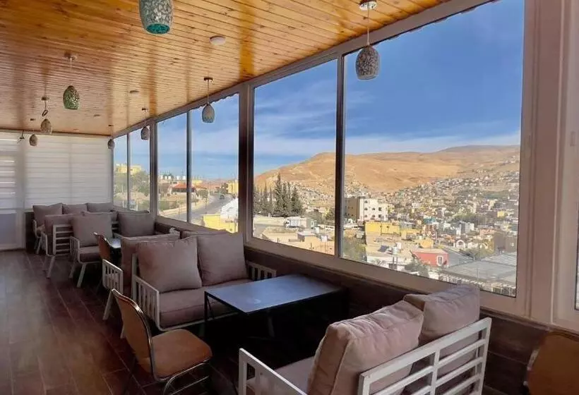 هاستل Beit Alshabaan Inn
