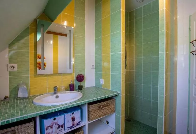 Maison Spacieuse Avec Piscine Chauffée, Grand Jardin Et équipements Bébé En Dordogne   Fr 1 616 267