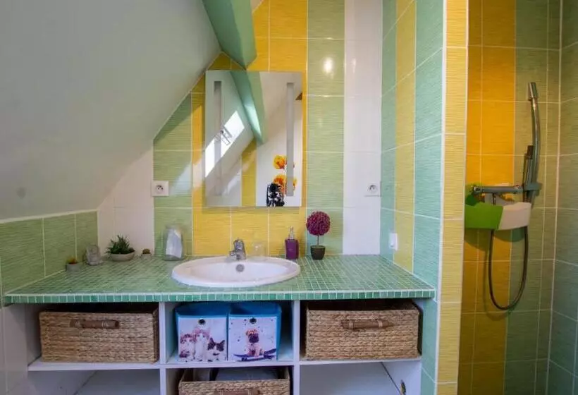 Maison Spacieuse Avec Piscine Chauffée, Grand Jardin Et équipements Bébé En Dordogne   Fr 1 616 267